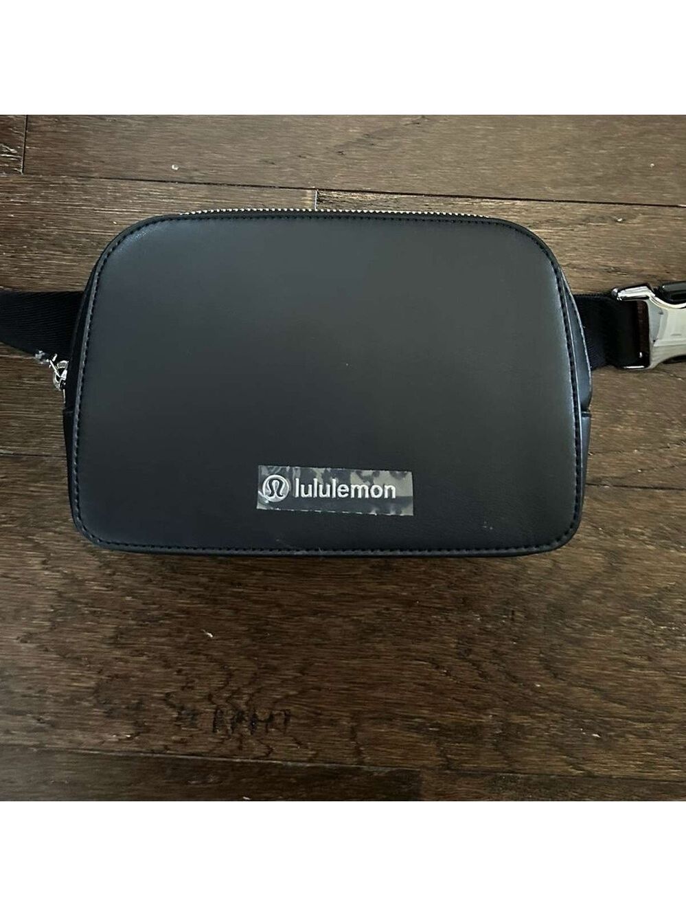 Lululemon-Everywhere belt bag- Black Cactus leather-1L-NWT - Picture 4 of 14